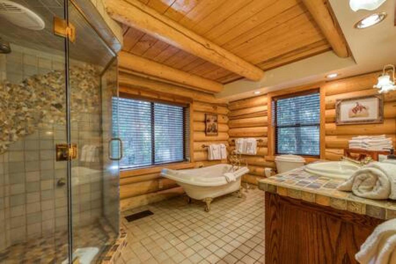 Eagles Nest - Natural Log Cabin With Guest House Idyllwild Eksteriør bilde