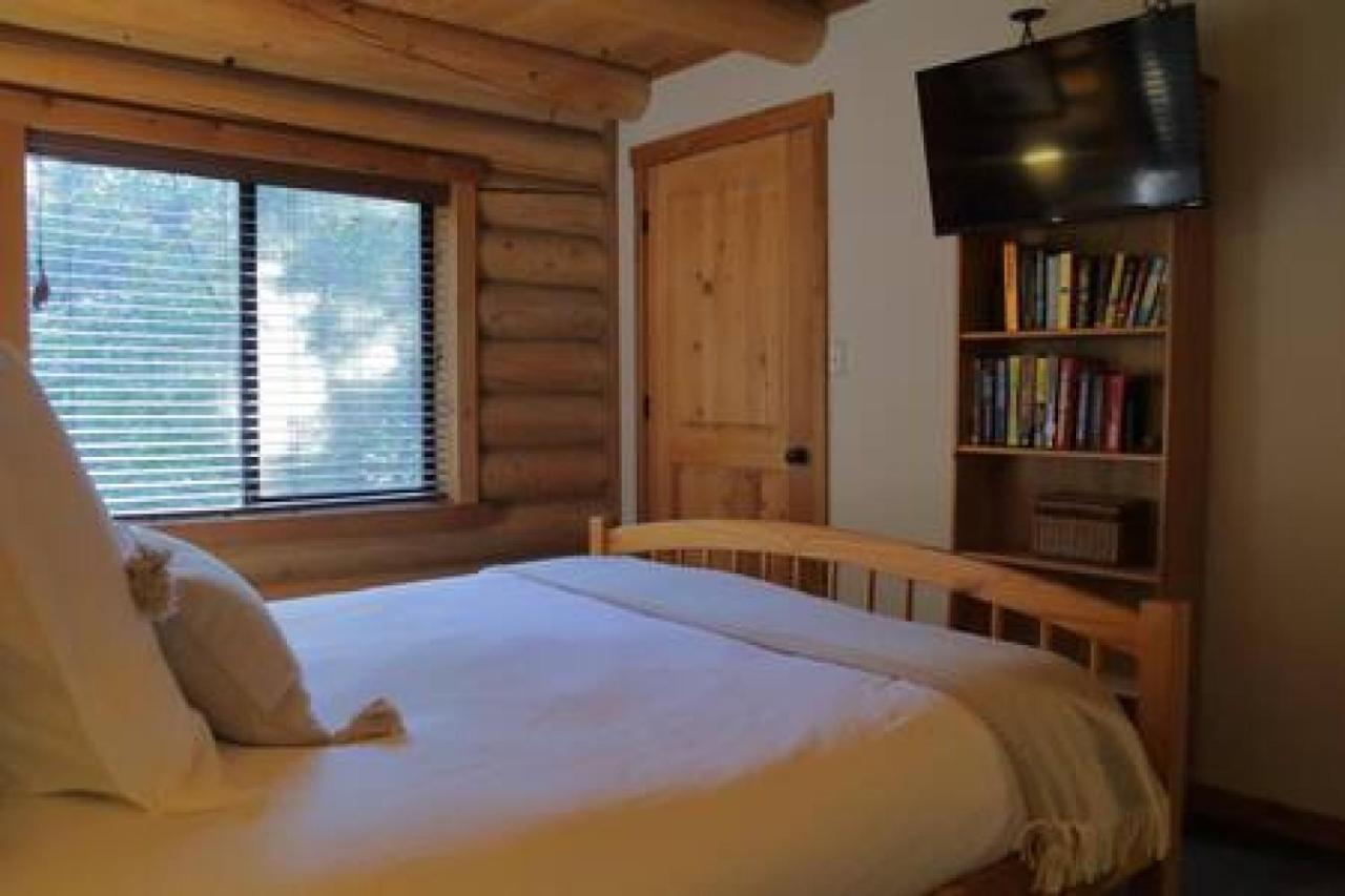 Eagles Nest - Natural Log Cabin With Guest House Idyllwild Eksteriør bilde